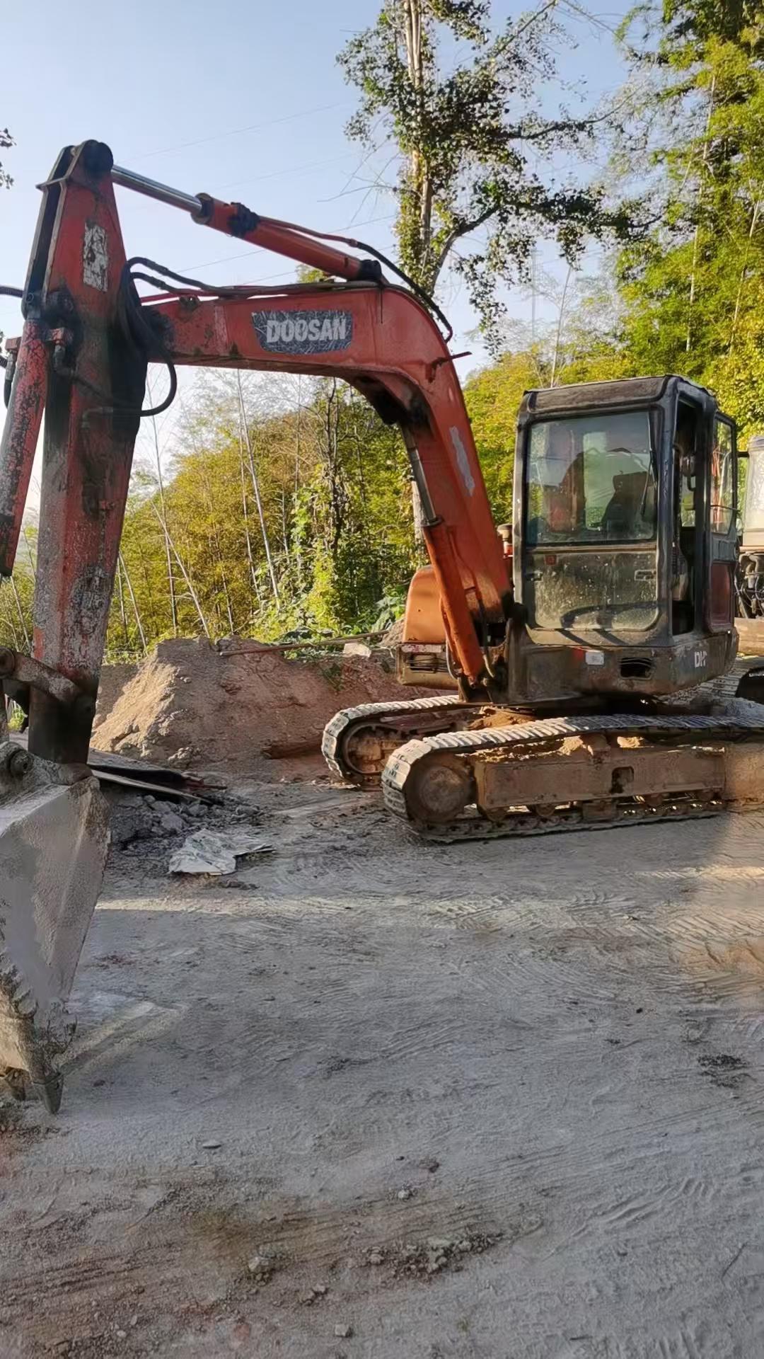 Buy Doosan DH55-7 Used Excavator / 2