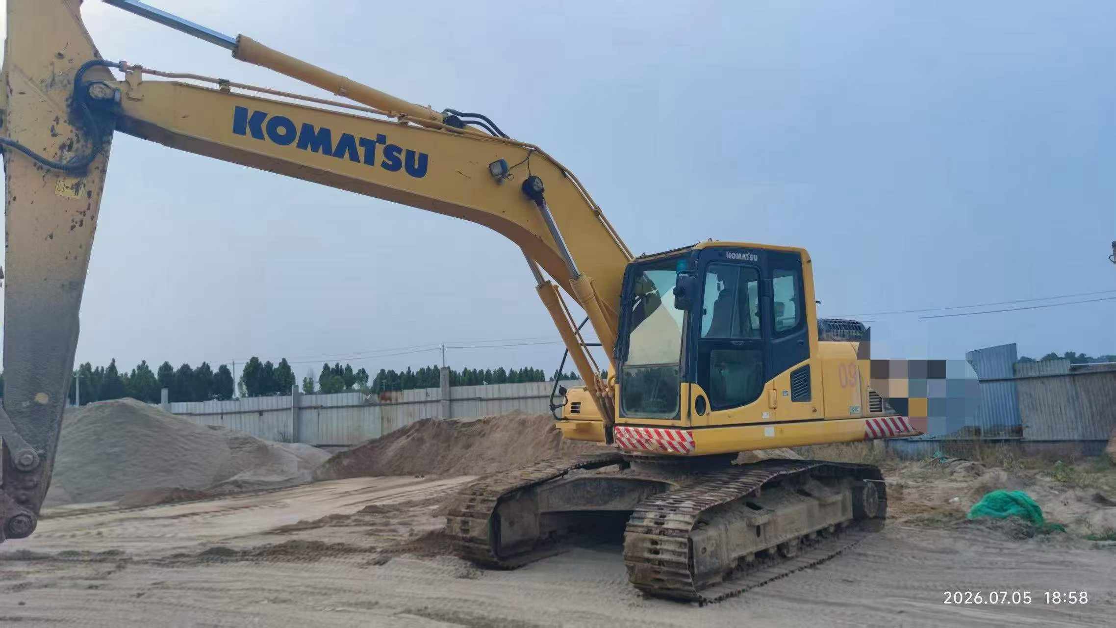 Buy Komatsu PC200 Used Excavator / 3