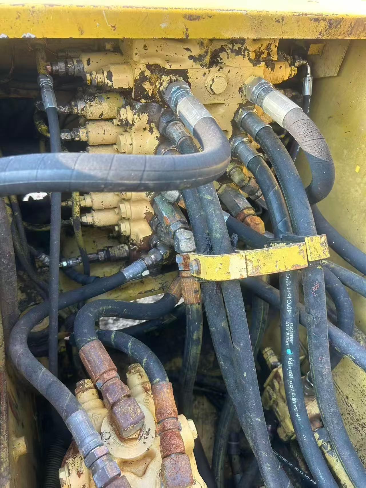 Buy Komatsu PC120-6 Used Excavator / 7 Buy Komatsu PC120-6 Used Excavator / 7
