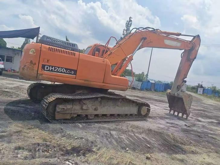 Buy Doosan DH220 Used Excavator / 1