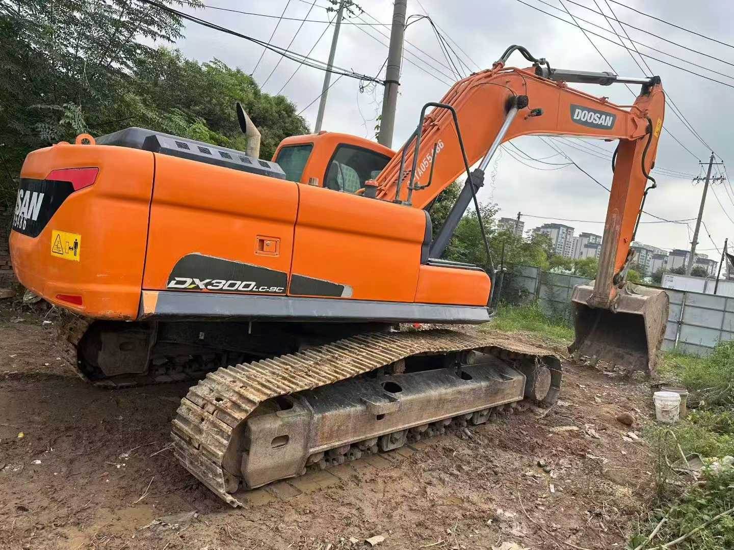 Buy Doosan DX260LC-9C Used Excavator / 2