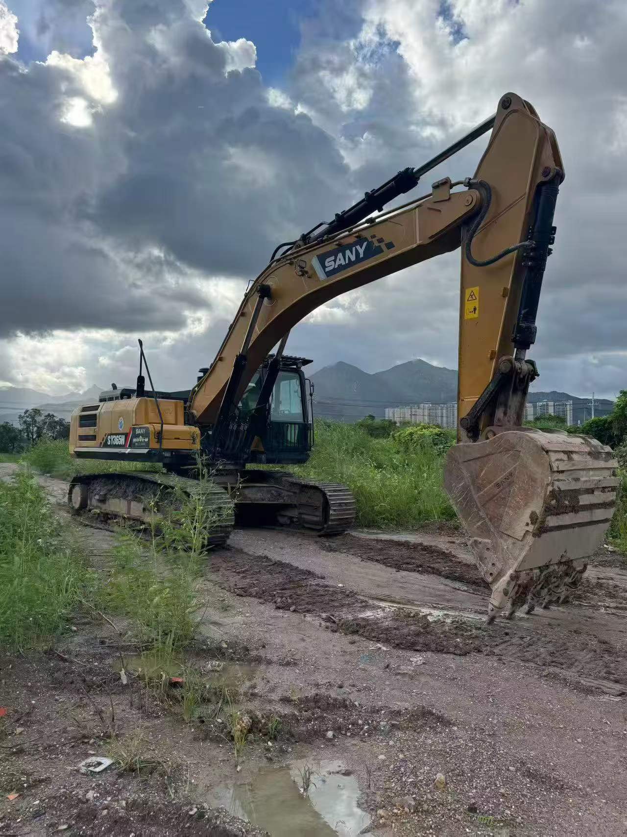 Buy Sany SY365C Used Excavator / 2