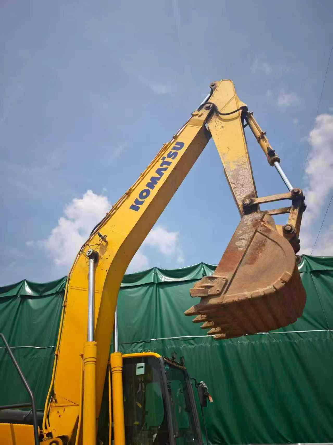 Buy Komatsu PC200-1 Used Excavator / 4