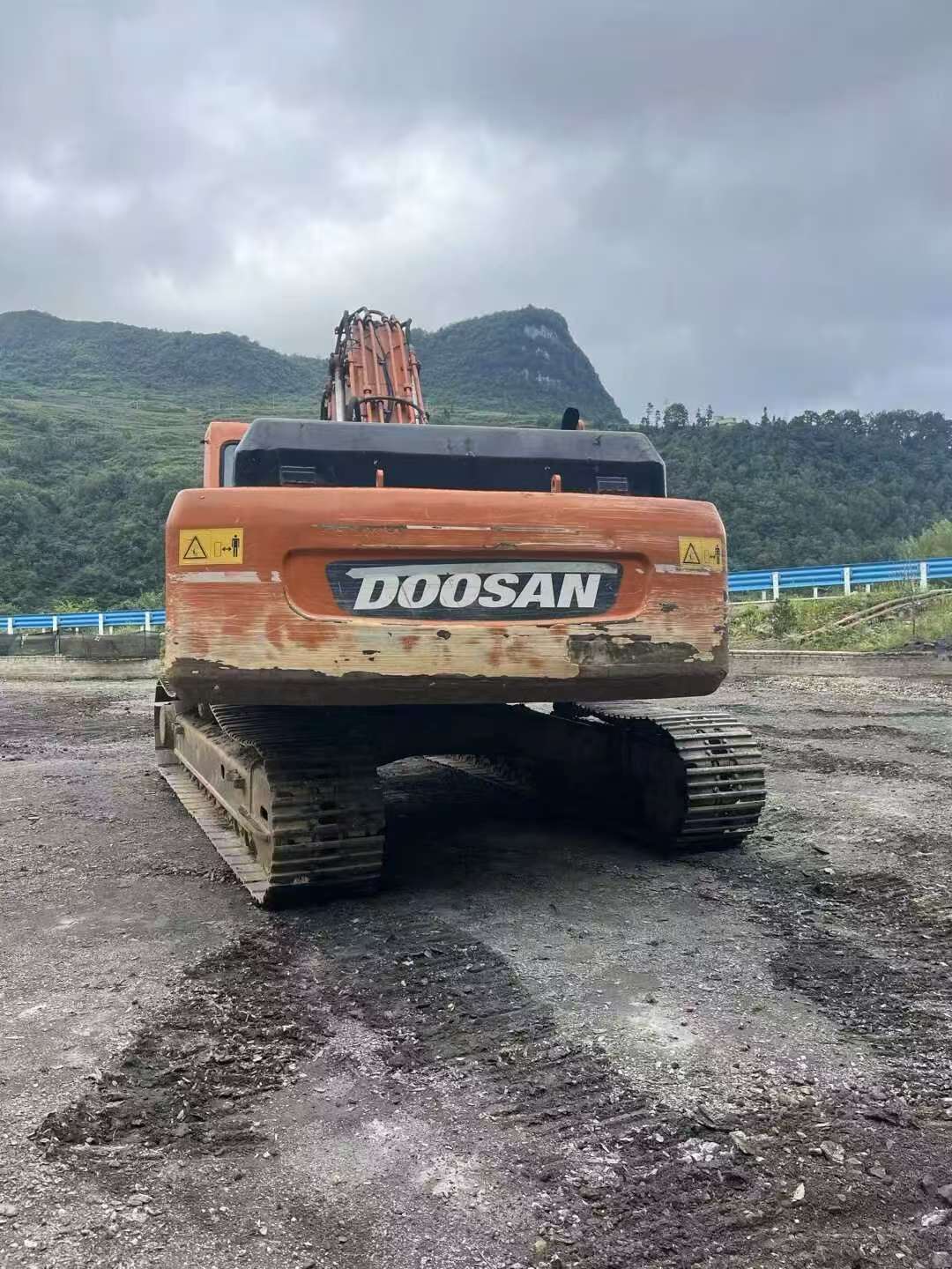 Buy Doosan DH300-7 Used Excavator / 2