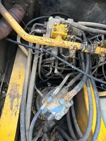 Buy Kato 820-3SP Used Excavator / 2 Buy Kato 820-3SP Used Excavator / 2