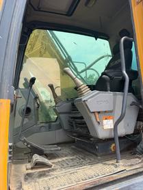 Buy XCMG XE215 Used Excavator / 2 Buy XCMG XE215 Used Excavator / 2