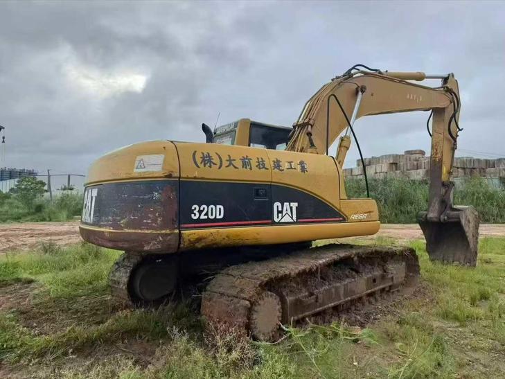 Buy Caterpillar 320C Used Excavator / 1
