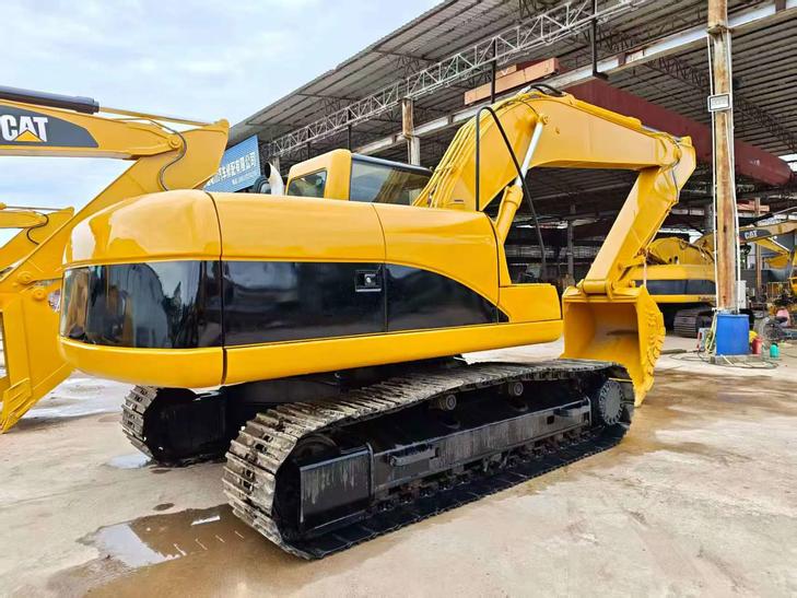 Buy Caterpillar 320C Used Excavator / 1