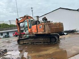 Buy Hitachi EX240-6 Used Excavator / 3 Buy Hitachi EX240-6 Used Excavator / 3