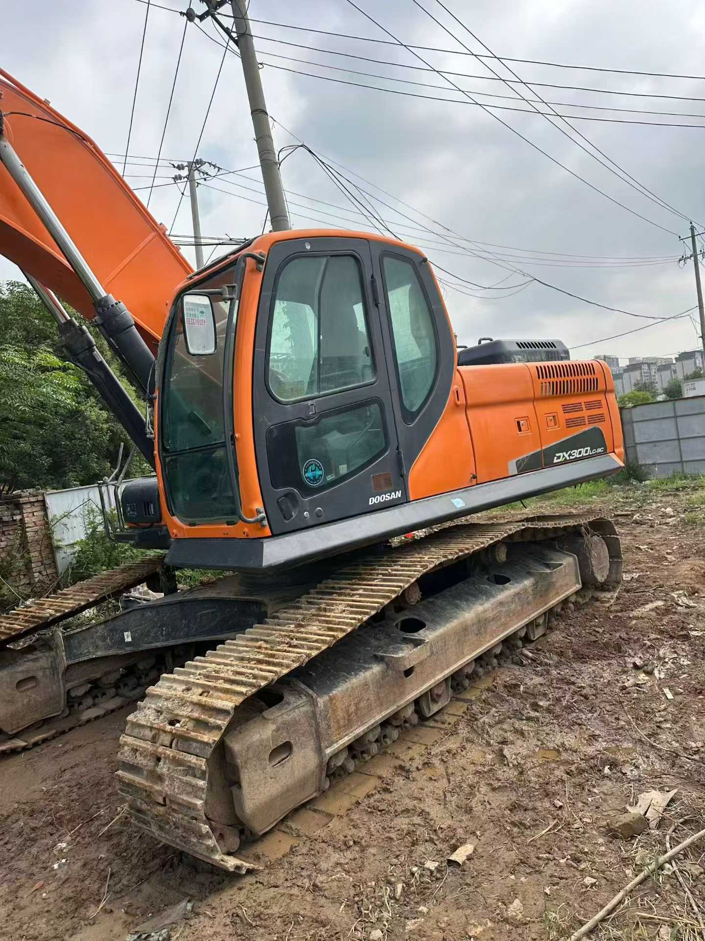 Buy Doosan DX260LC-9C Used Excavator / 3