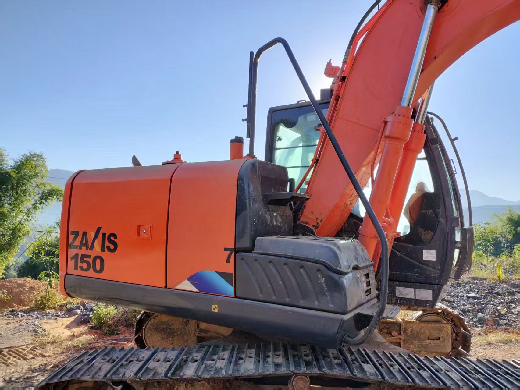 Buy Hitachi EX130 Used Excavator / 1
