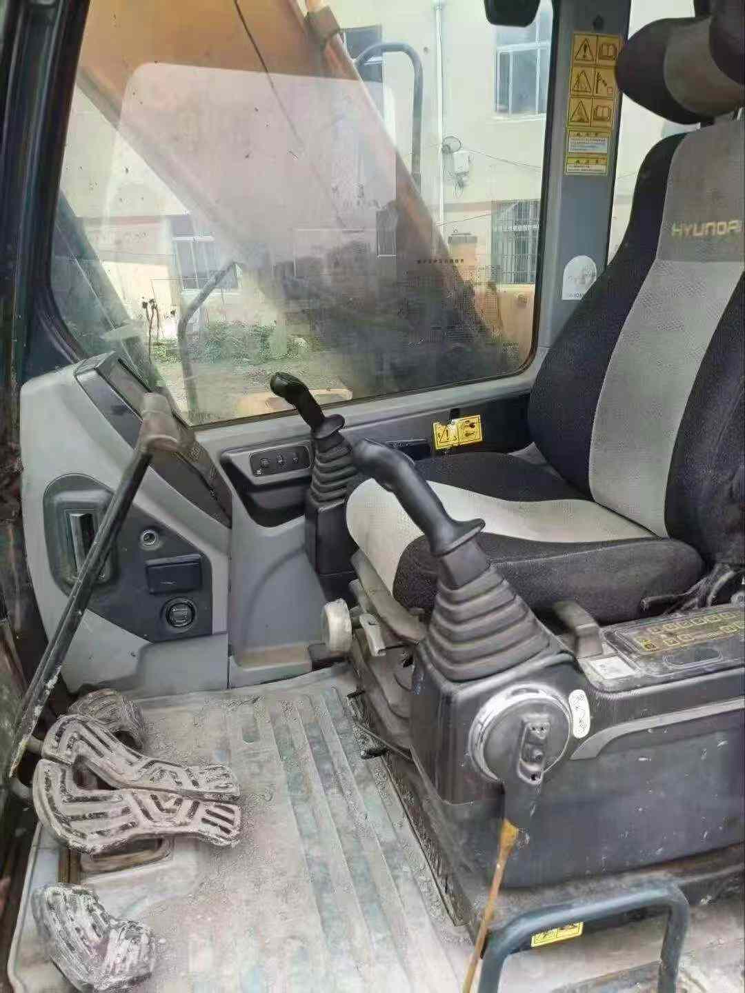 Buy Hyundai R215VS Used Excavator / 6