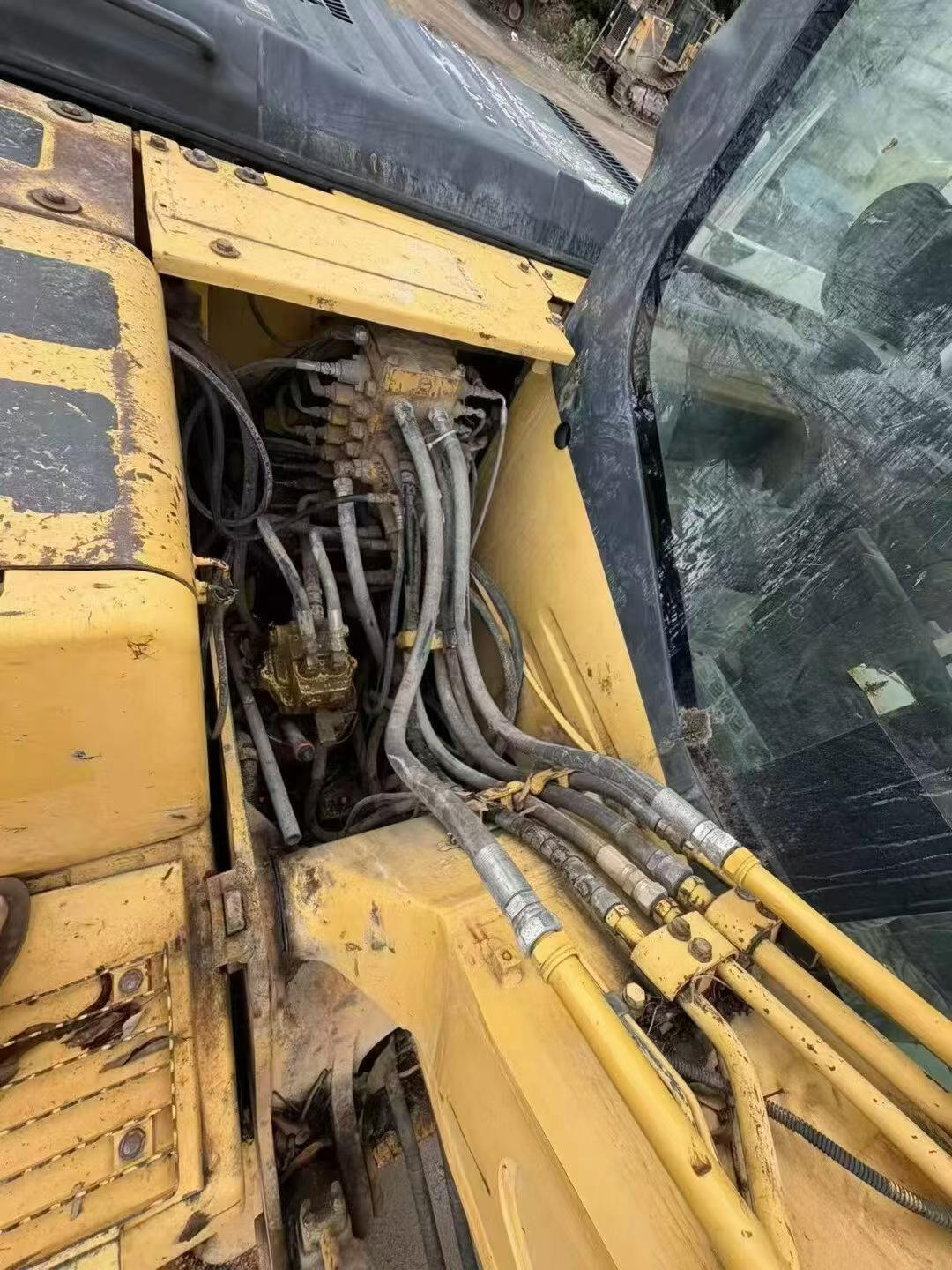 Buy Komatsu PC130-7 Used Excavator / 3