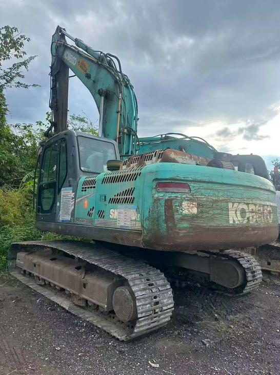 Buy Kobelco SK260LC-8 Used Excavator / 1