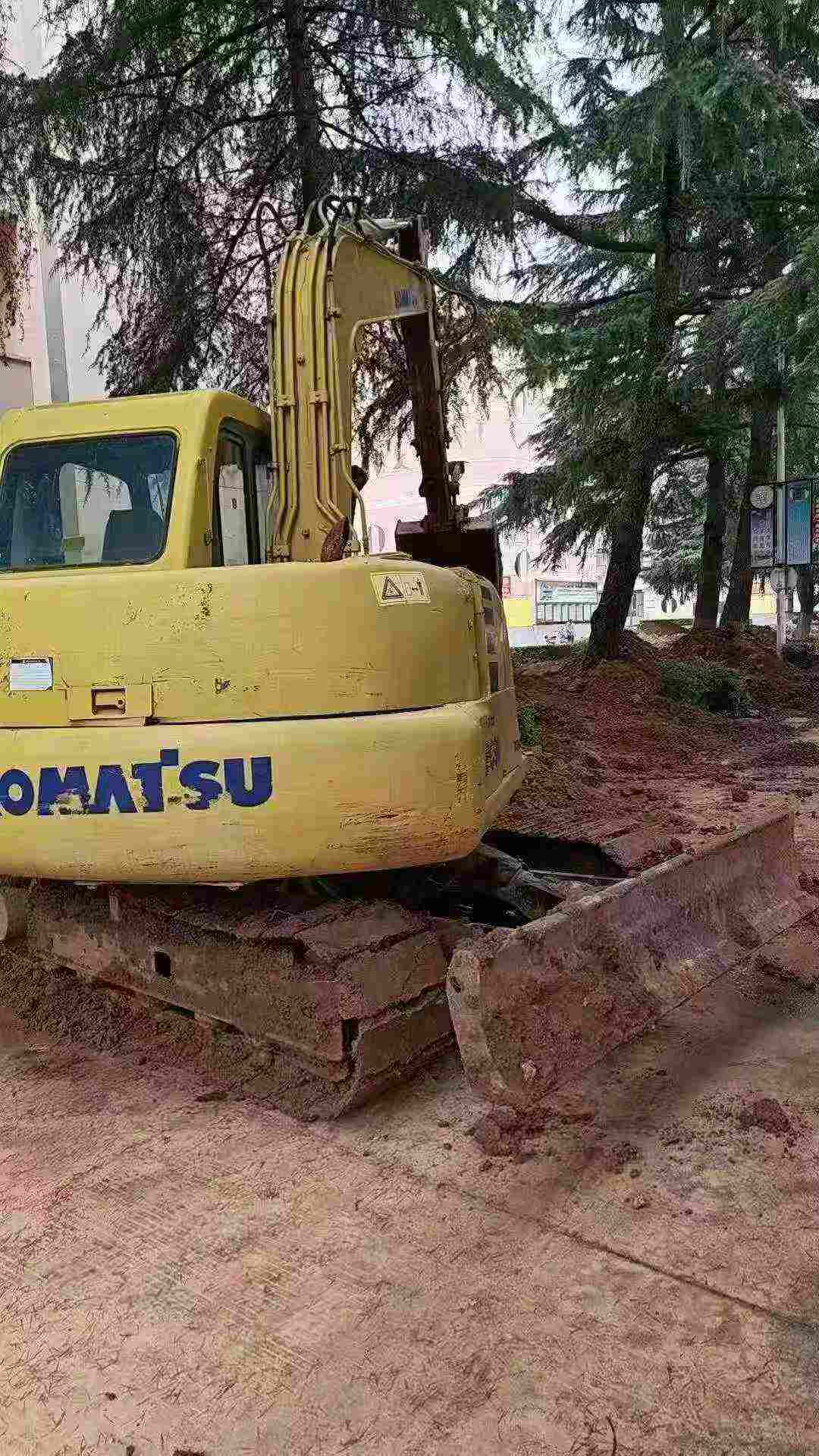 Buy Komatsu PC60 Used Excavator / 3