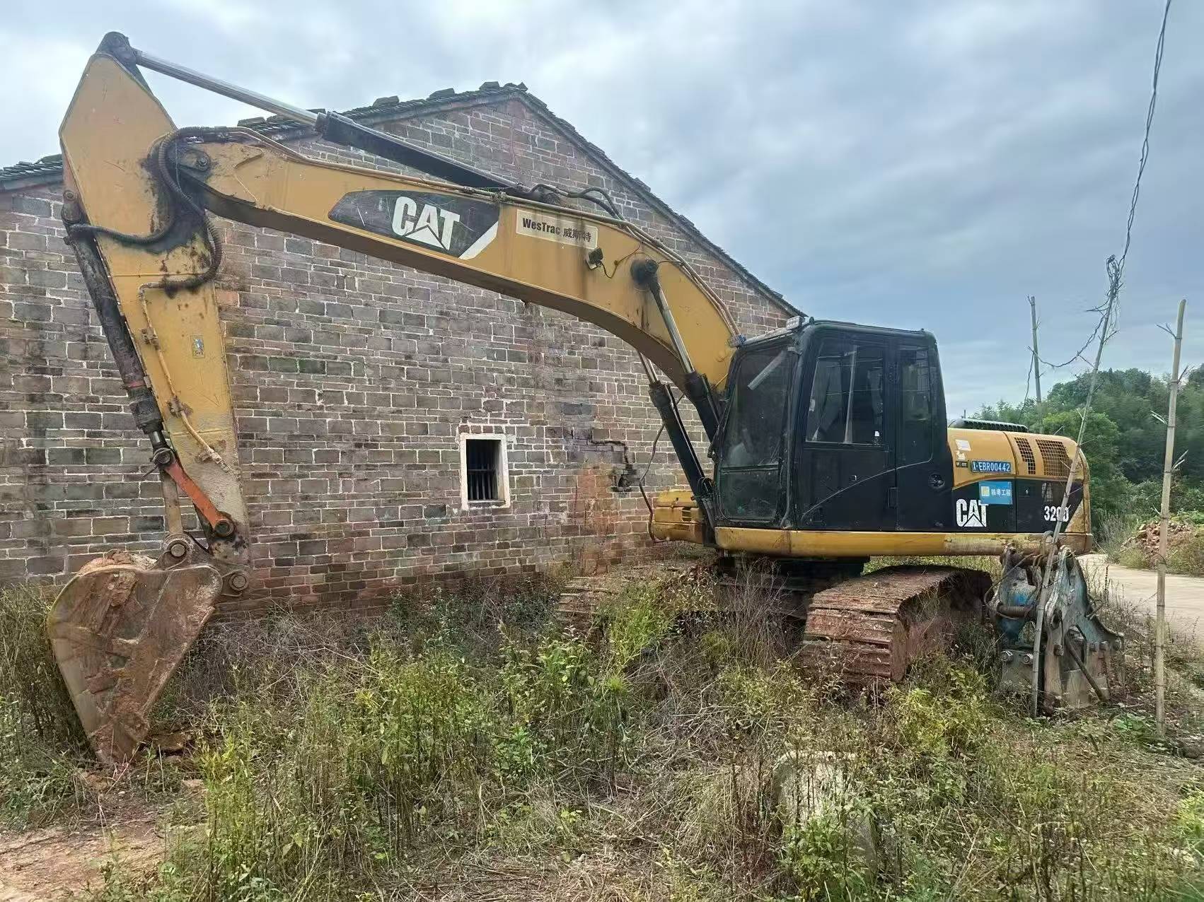 Buy Caterpillar 320D Used Excavator / 5