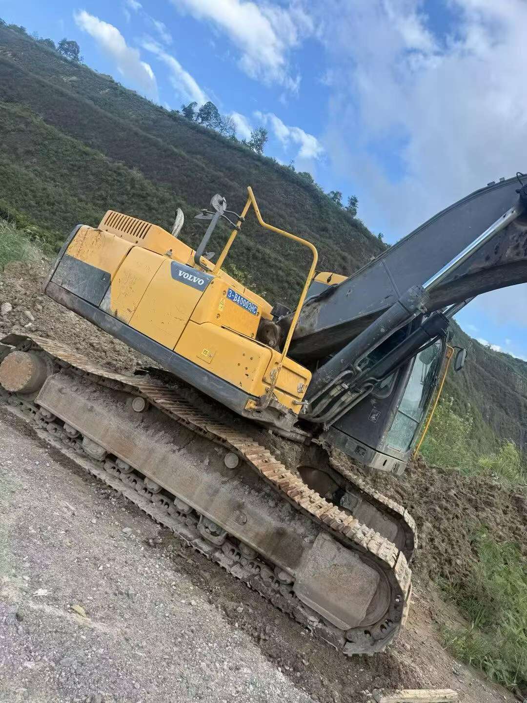 Buy Volvo L250G Used Excavator / 4 Buy Volvo L250G Used Excavator / 4