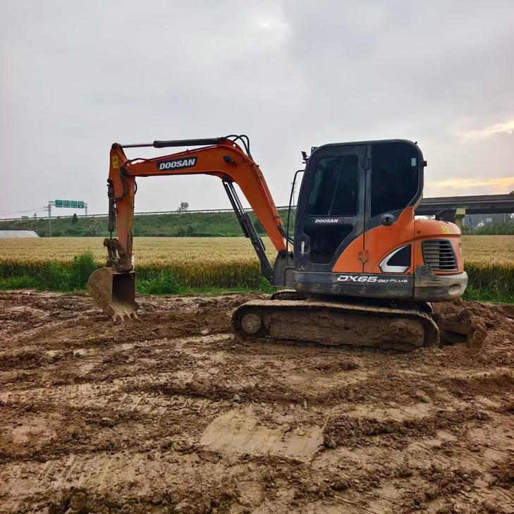 Buy Doosan DX65-9C PLUS Used Excavator / 1
