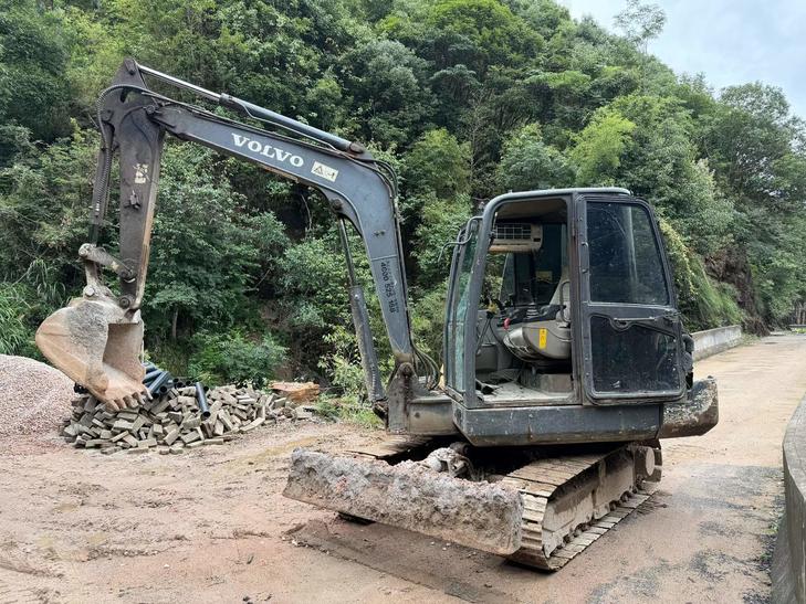 Buy Volvo EC60 Used Excavator / 1