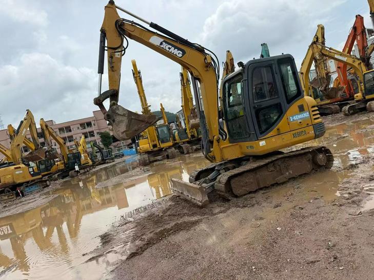 Buy XCMG XE60 Used Excavator / 1