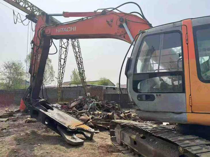 Buy Hitachi EX240-6 Used Excavator / 1