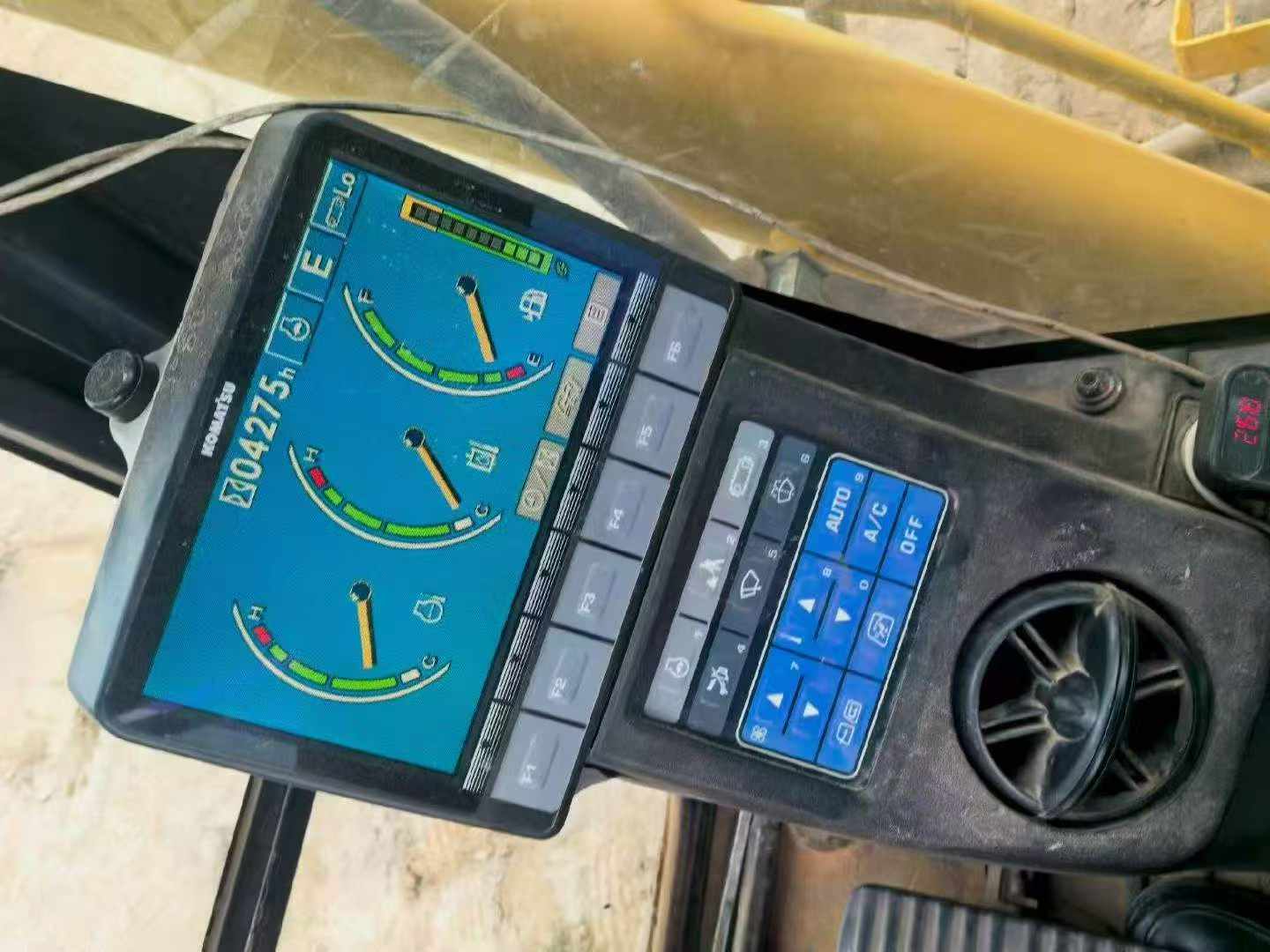 Buy Komatsu PC60 Used Excavator / 7 Buy Komatsu PC60 Used Excavator / 7