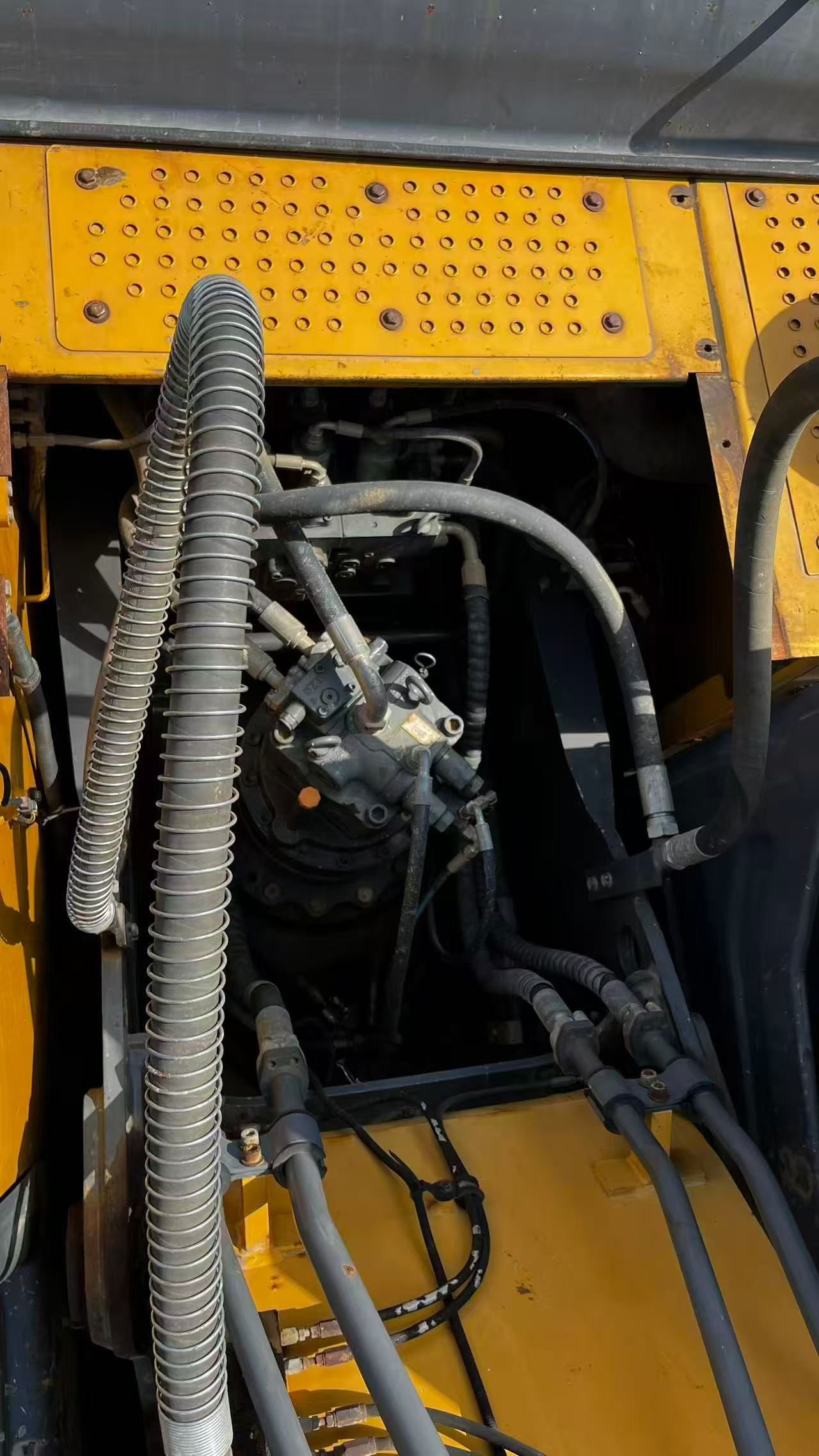 Buy XCMG XE215 Used Excavator / 5