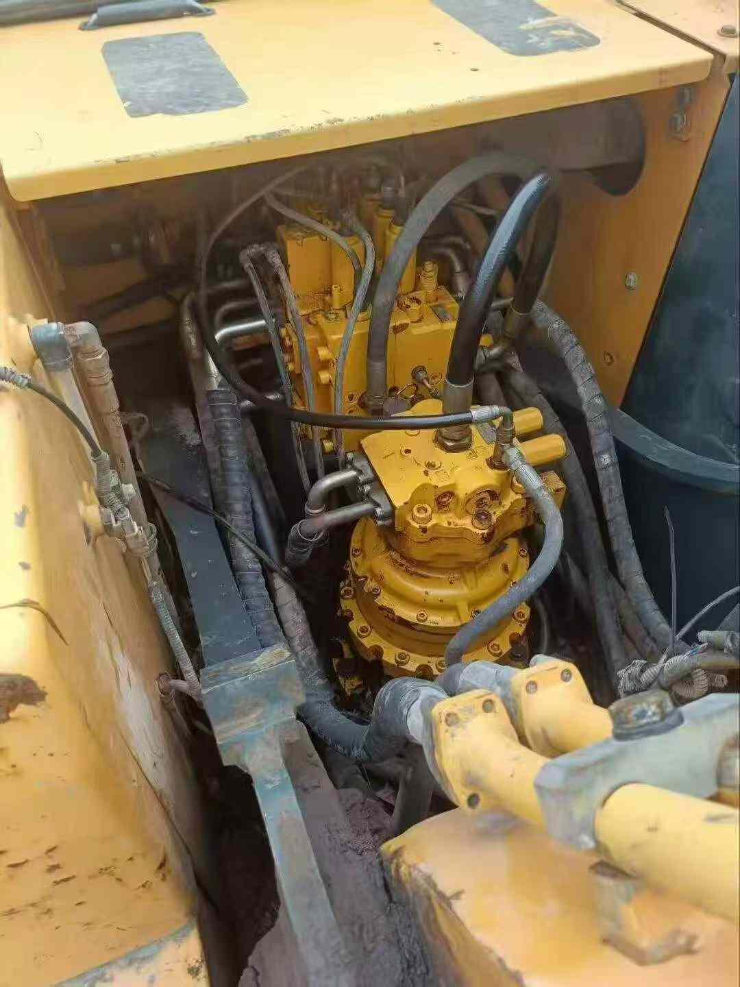 Buy Hyundai R215VS Used Excavator / 4