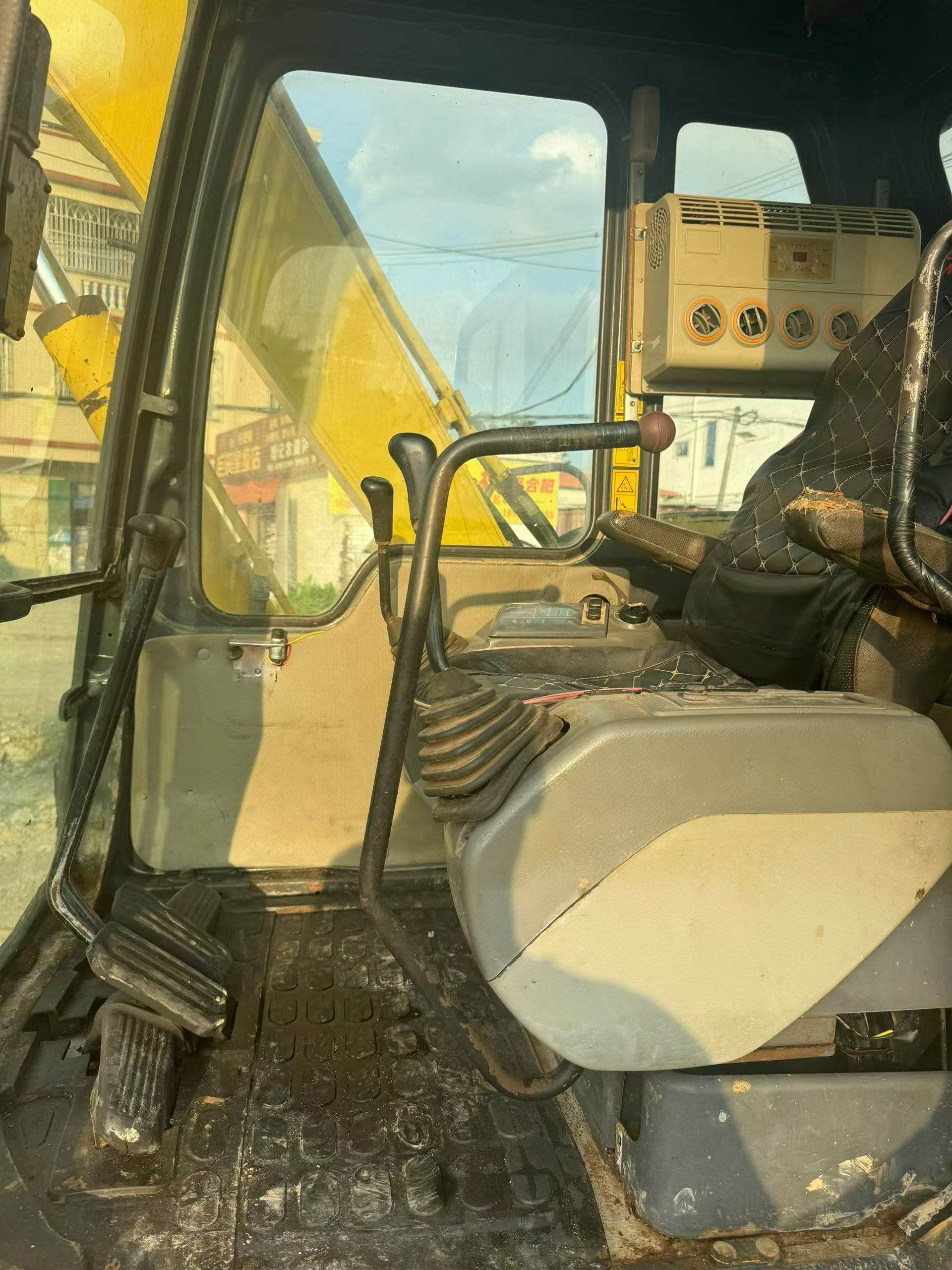 Buy Komatsu PC60-7 Used Excavator / 6