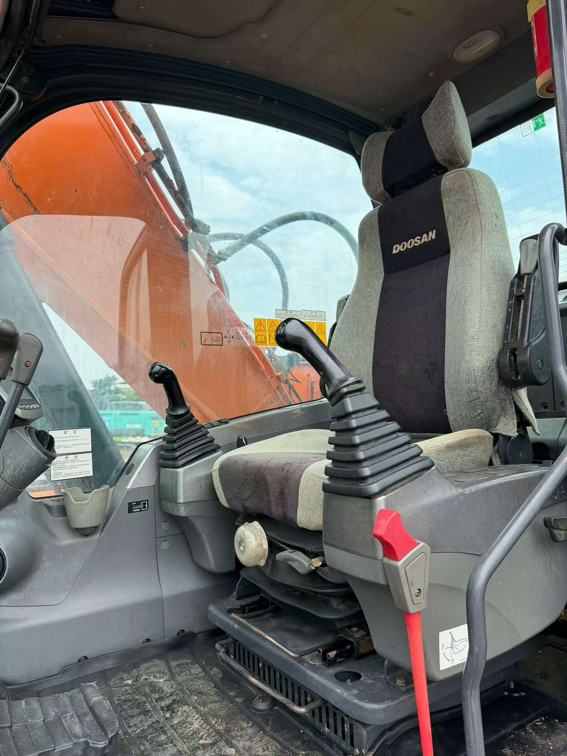 Buy Doosan S130W-3 Used Excavator / 5
