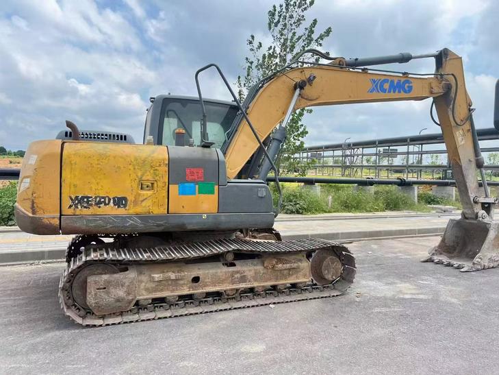 Buy XCMG XE135B Used Excavator / 1