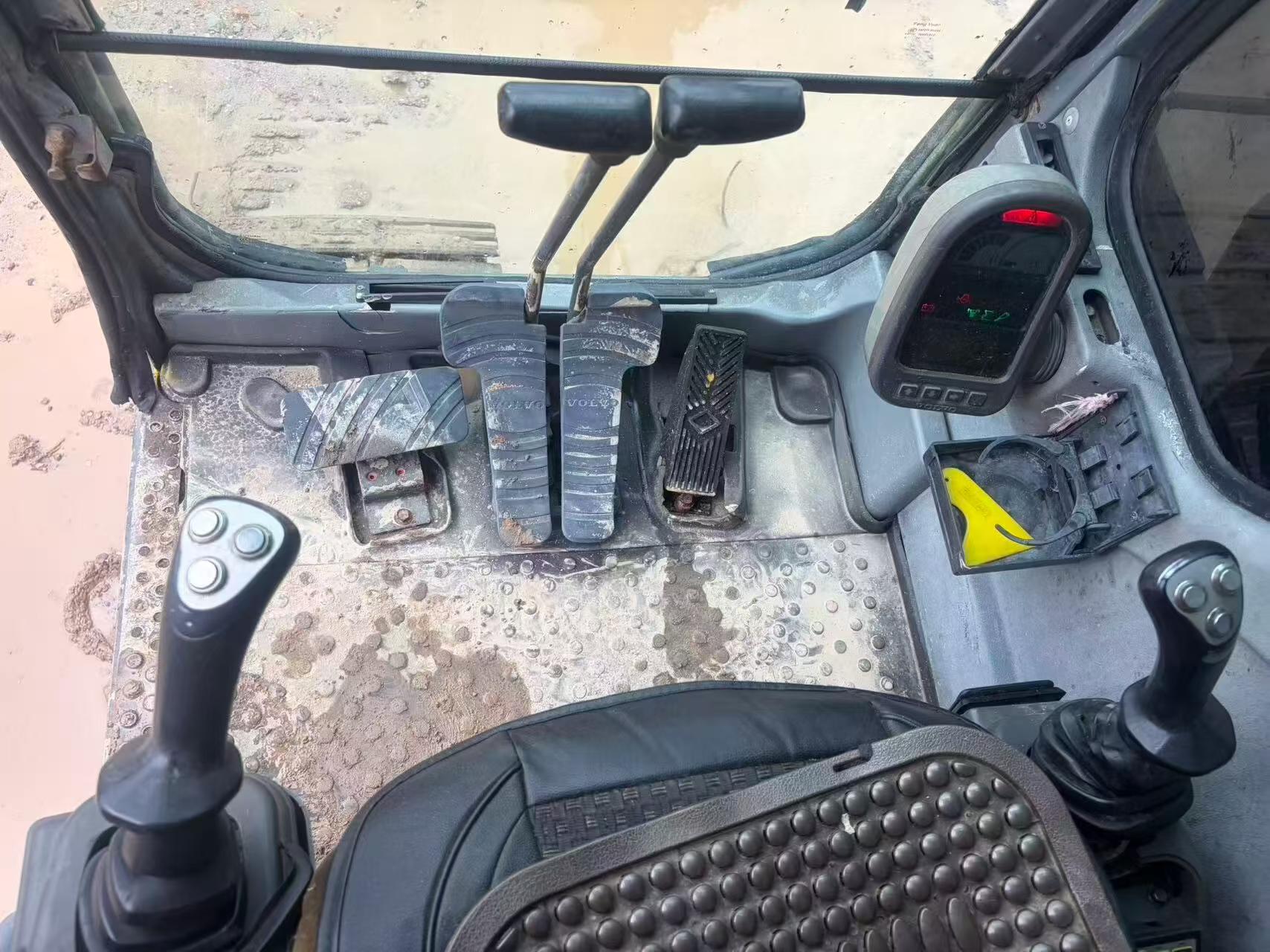 Buy Volvo EC140B Used Excavator / 4 Buy Volvo EC140B Used Excavator / 4