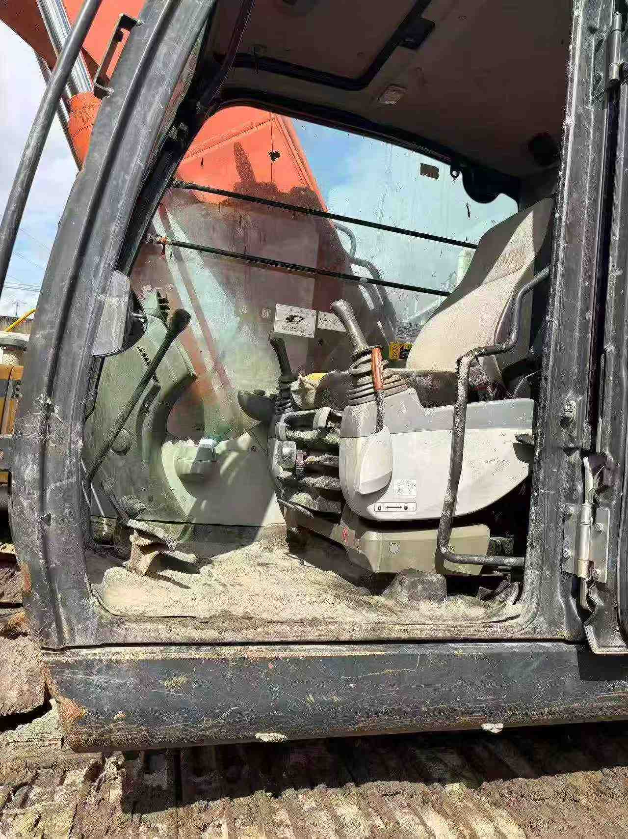 Buy Hitachi EX210-5 Used Excavator / 2