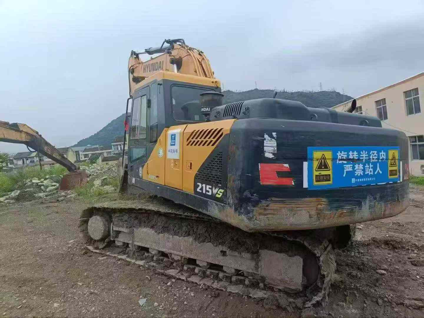 Buy Hyundai R215VS Used Excavator / 2