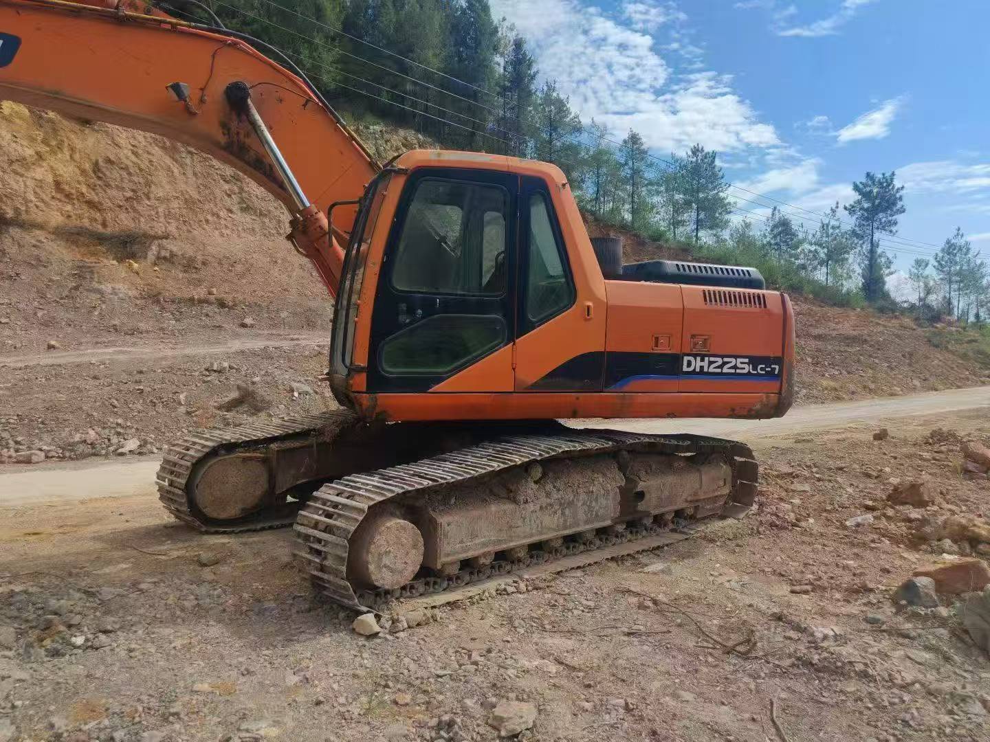 Buy Doosan DH225-7 Used Excavator / 2