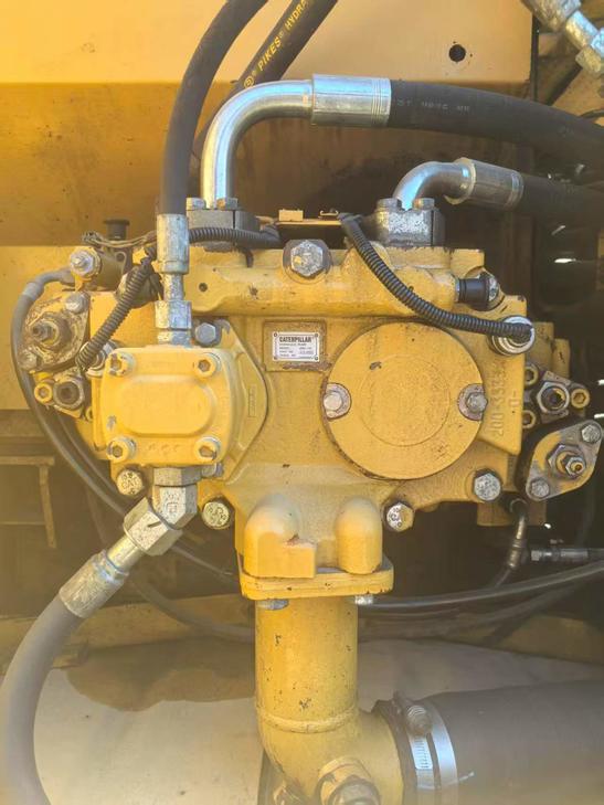 Buy Caterpillar 323 Used Excavator / 1