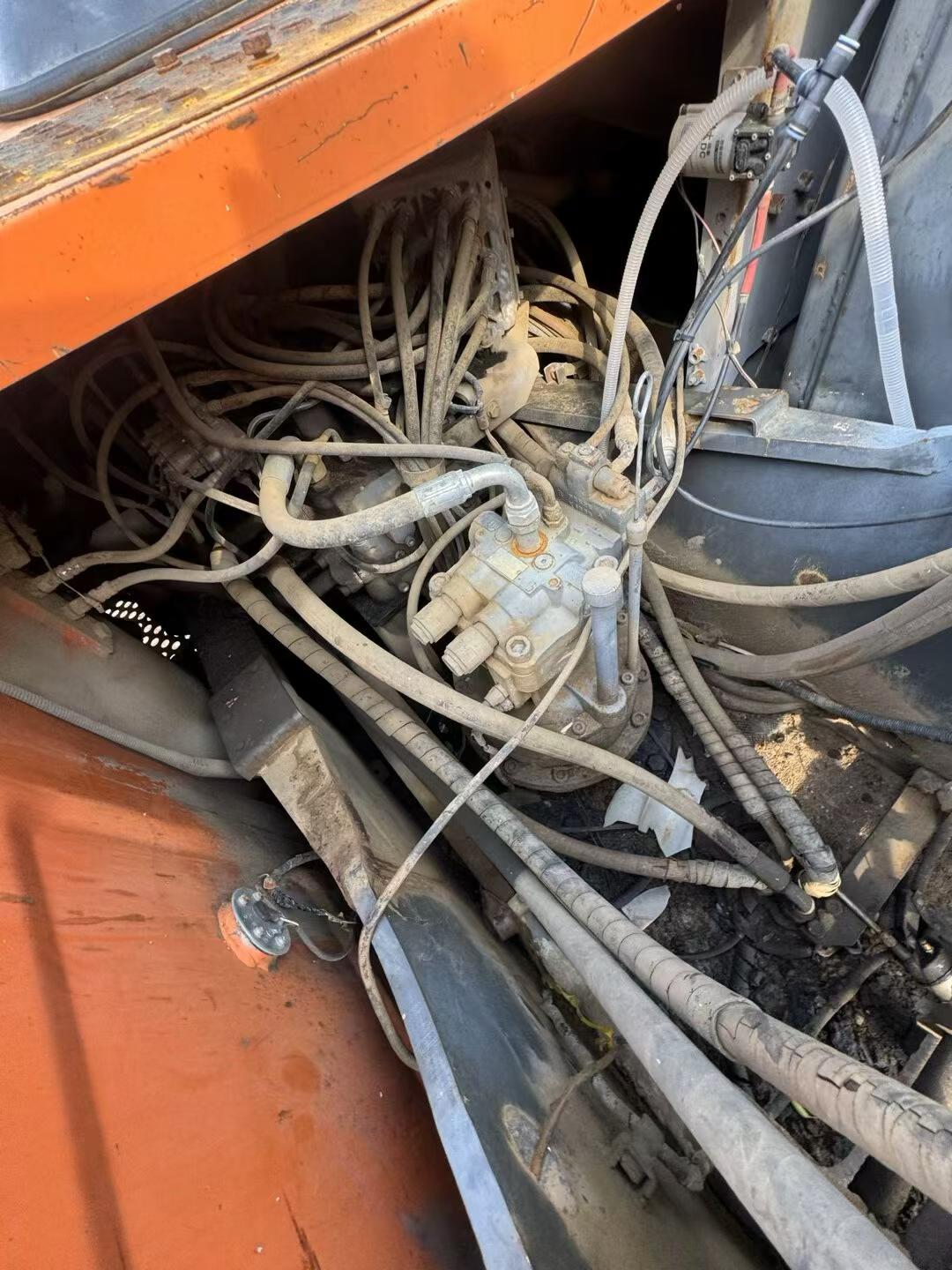 Buy Hitachi EX200 Used Excavator / 2