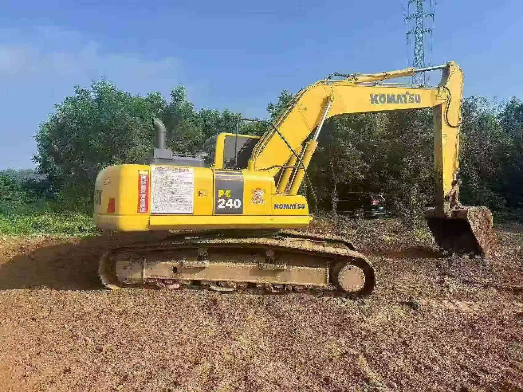 Buy Komatsu PC240-6 Used Excavator / 2
