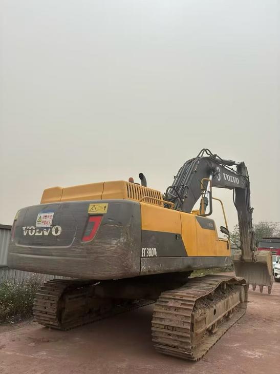 Buy Volvo L220E Used Excavator / 1