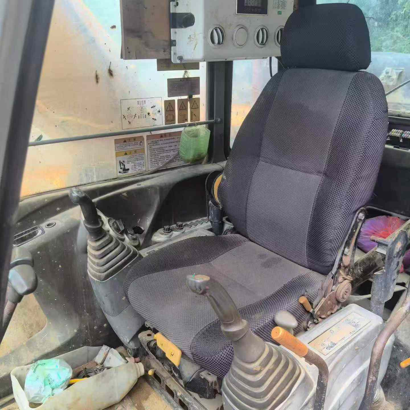 Buy Kato HD820R Used Excavator / 7