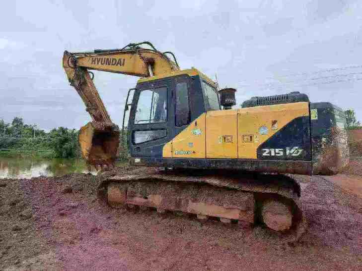Buy Hyundai R215VS Used Excavator / 1