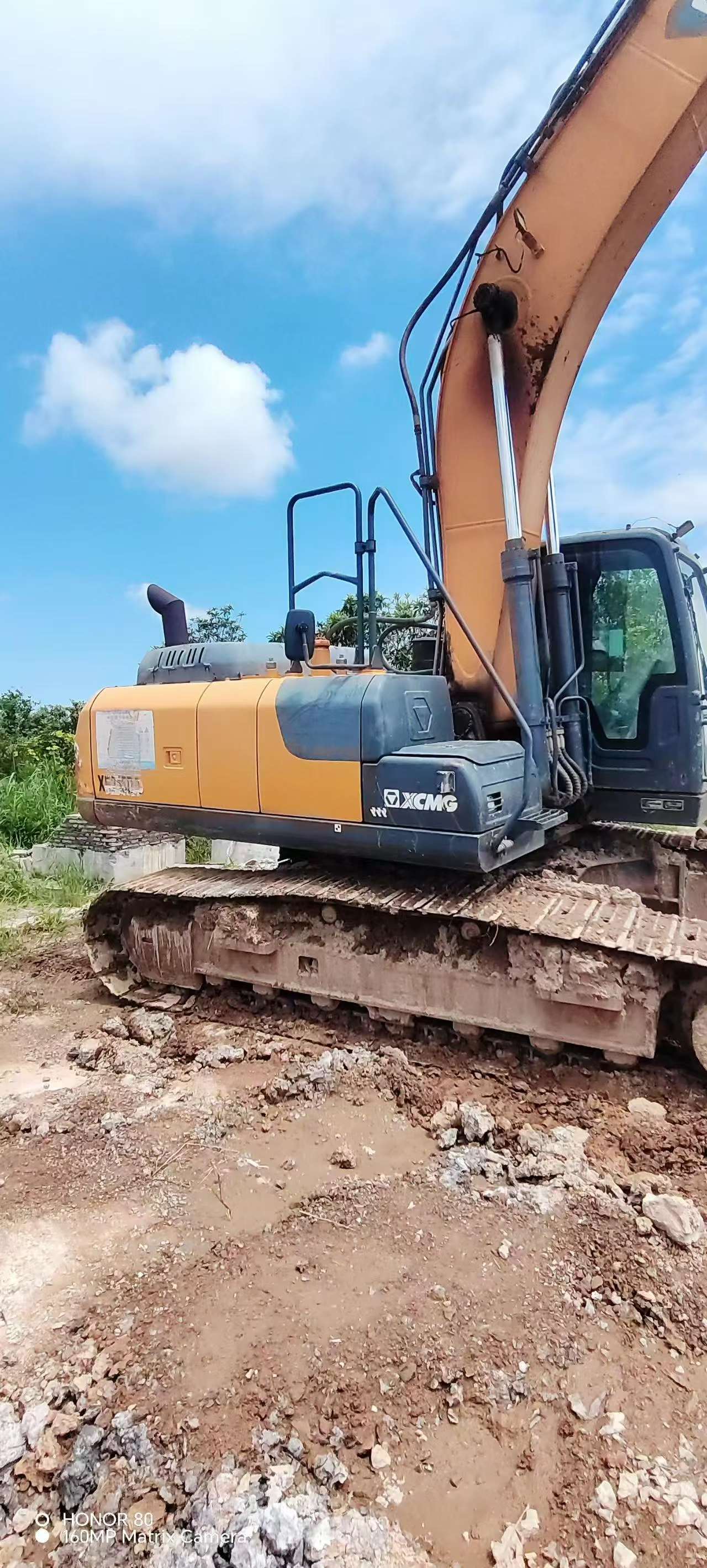 Buy XCMG XE200DA Used Excavator / 4