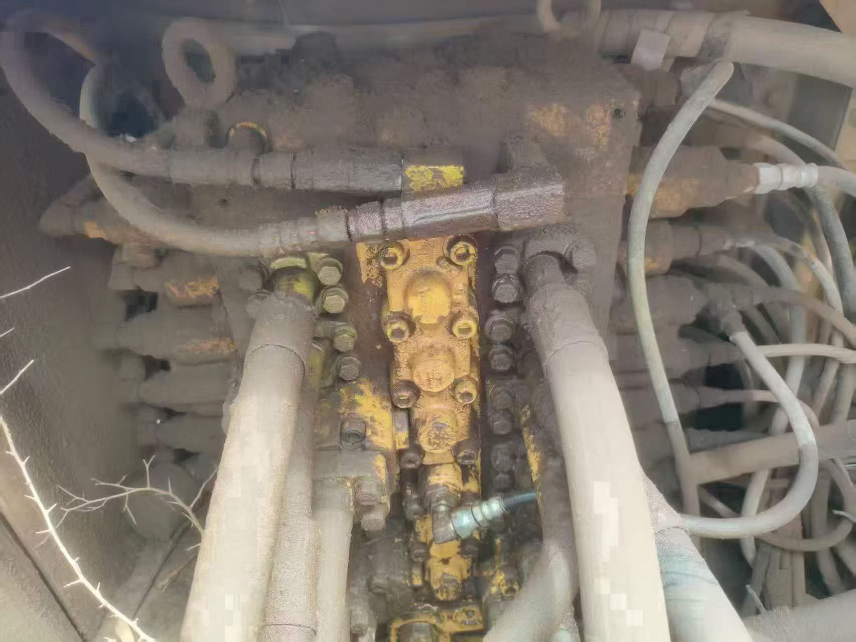 Buy Komatsu PC220-8 Used Excavator / 2