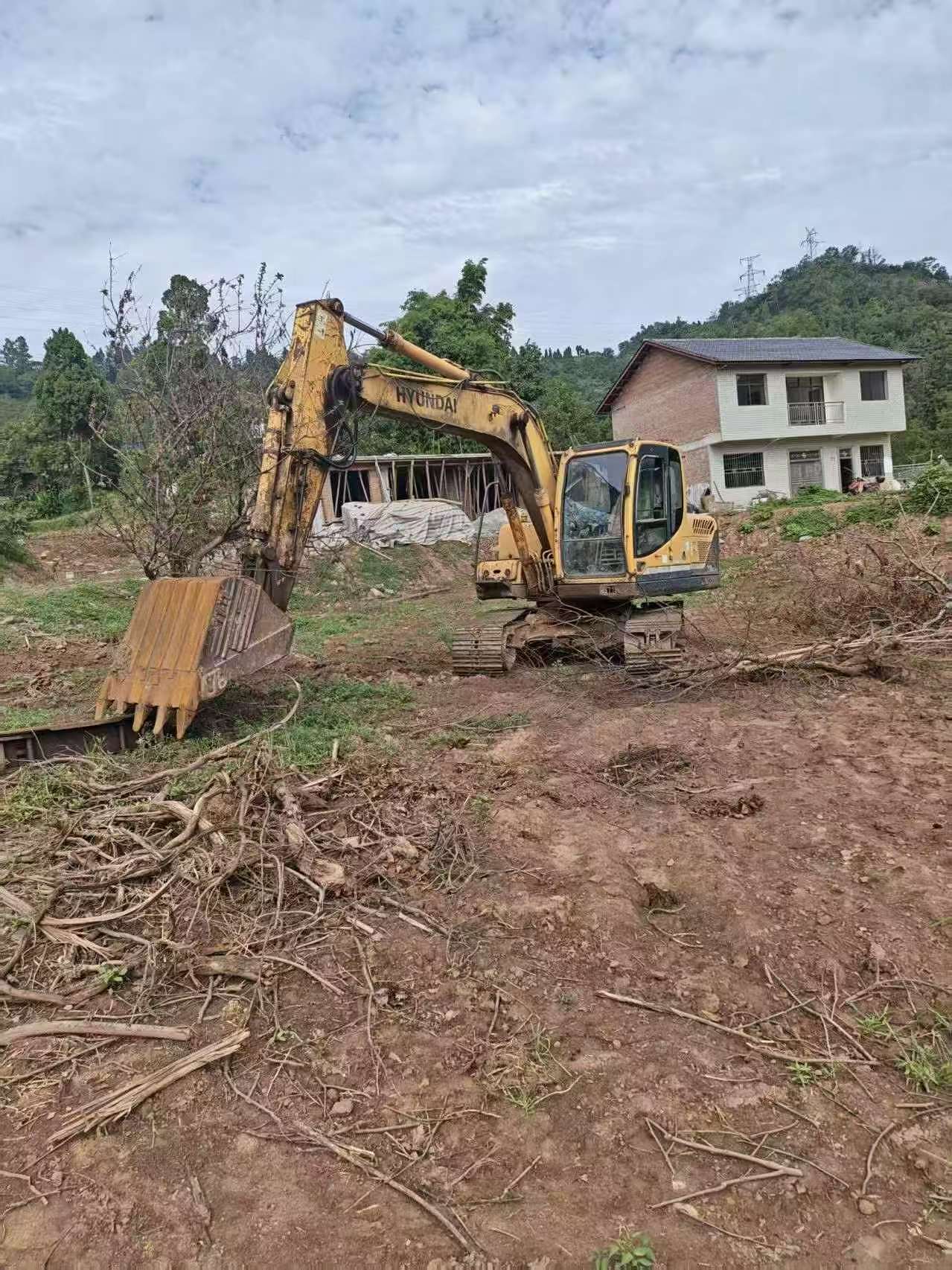 Buy Hyundai R150-7 Used Excavator / 2 Buy Hyundai R150-7 Used Excavator / 2