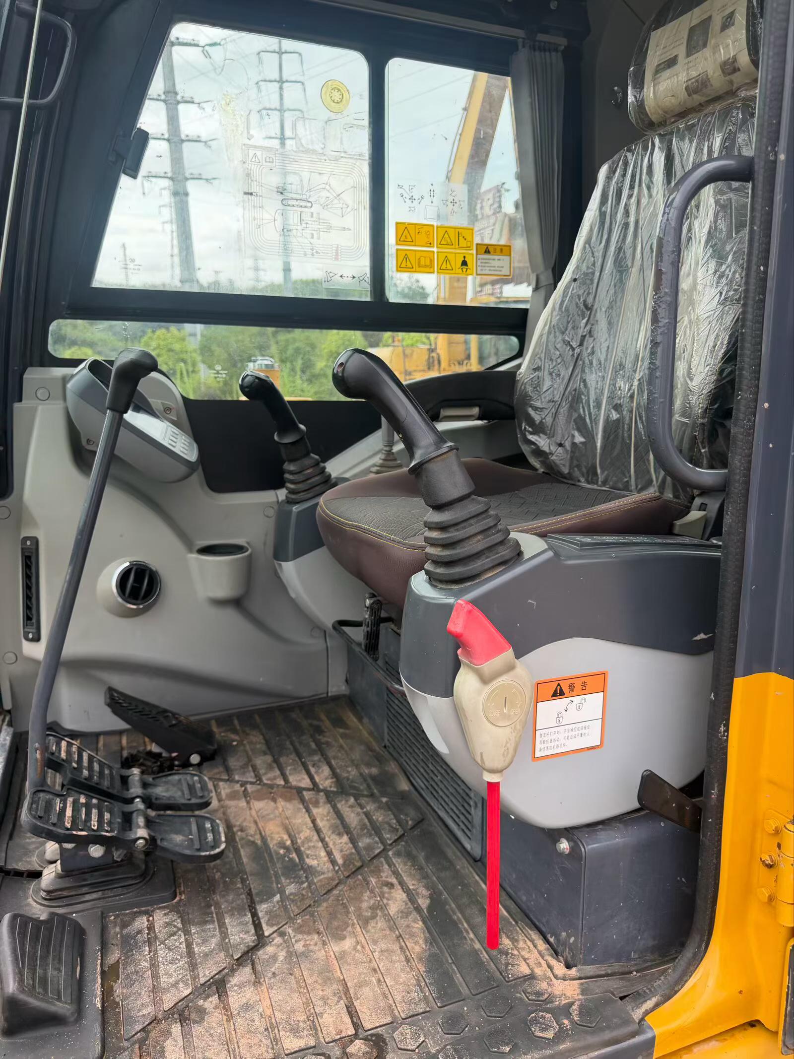 Buy XCMG XE60 Used Excavator / 7