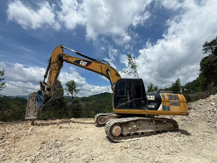 Buy Caterpillar 324D Used Excavator / 1