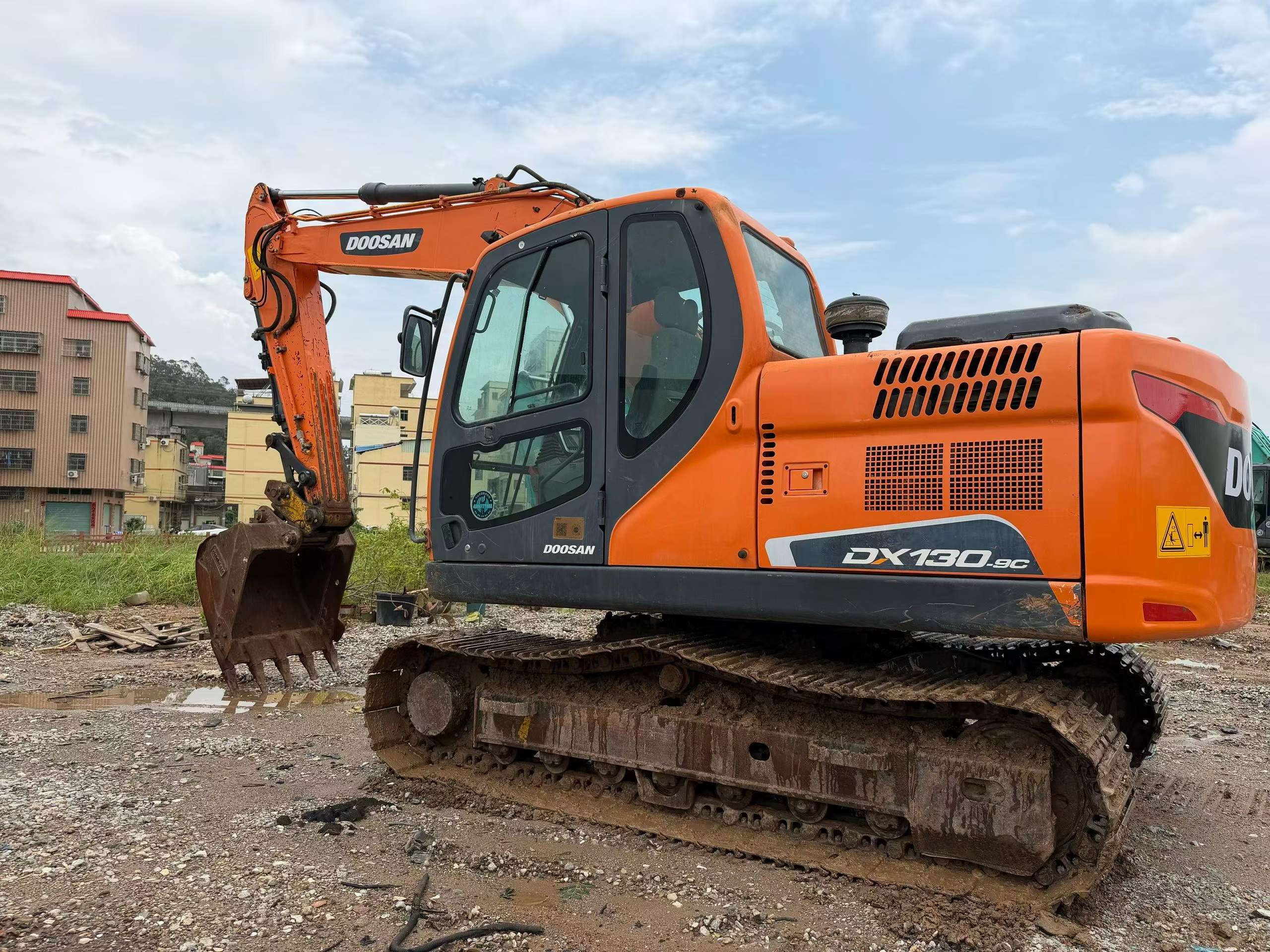 Buy Doosan S130W-3 Used Excavator / 3