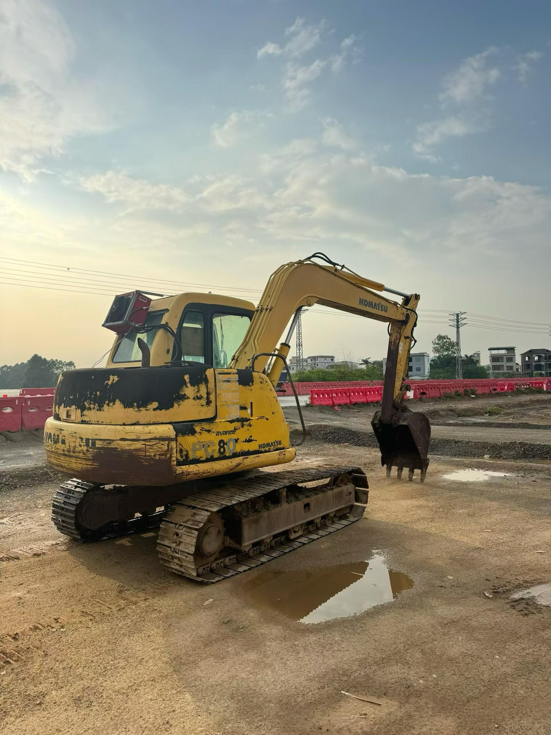Buy Komatsu PC60-7 Used Excavator / 5