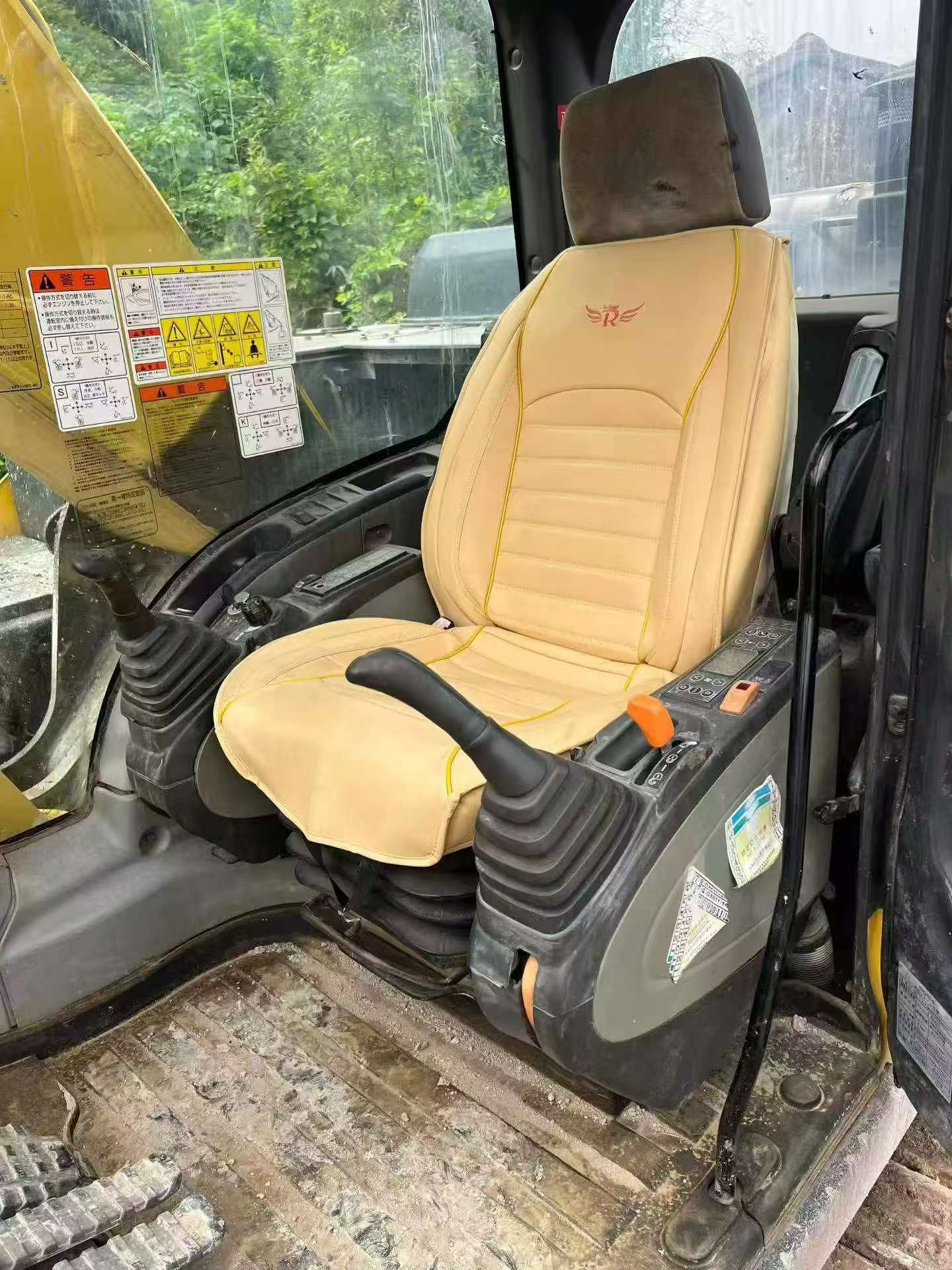Buy Sumitomo S260 Used Excavator / 5 Buy Sumitomo S260 Used Excavator / 5