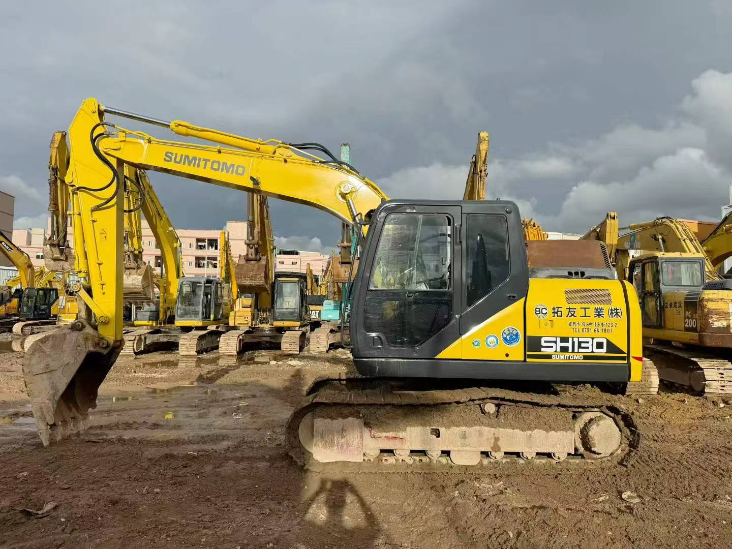 Buy Sumitomo SH130-3 Used Excavator / 1